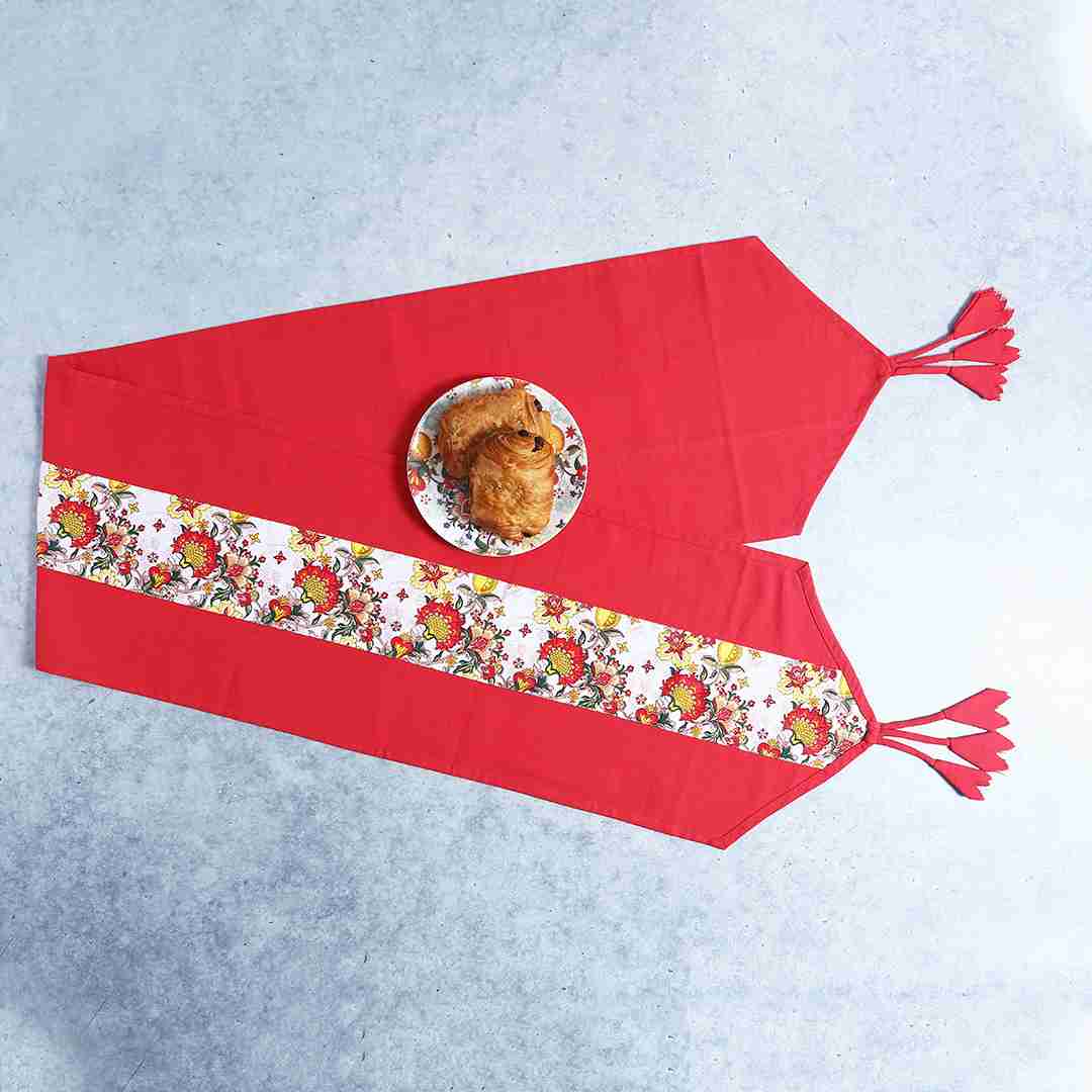 Como Table runner with floral print - Red - Image 6