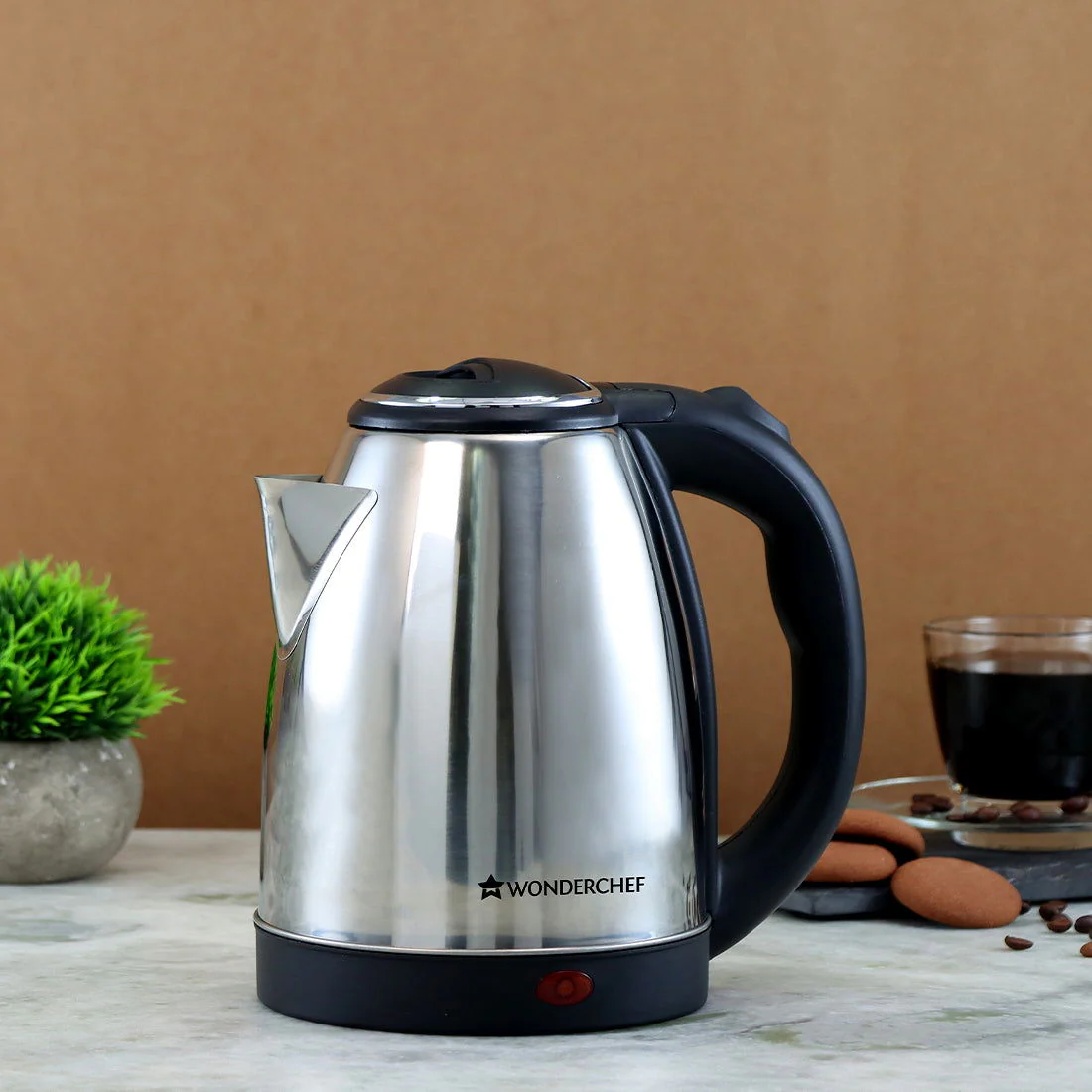 Prato Plus Griller (800W) & Crescent Electric Kettle | Healthy Non-stick Aluminium Grill Plates | Sleek and Compact Design | 1.8 L Kettle Capacity | Boil Water in 5 Mins - Image 4