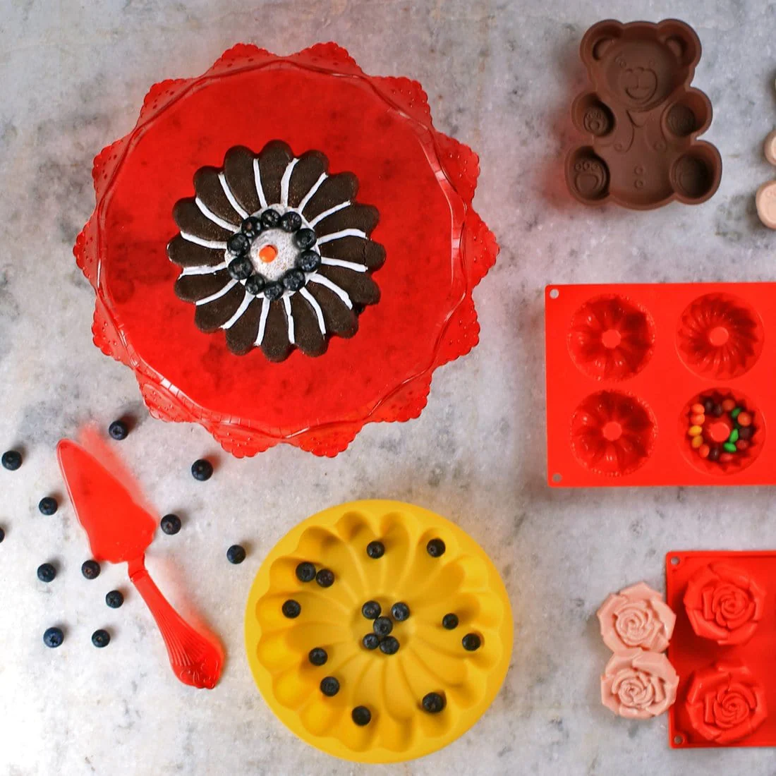 Pavoni Platinum Silicone Daisy Cake Mould, Noval Shape - Image 9